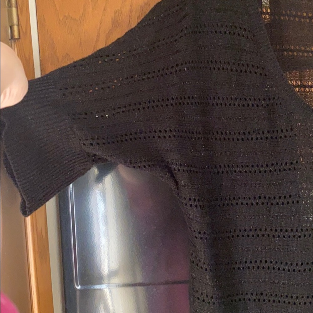 Short sleeve black sweater